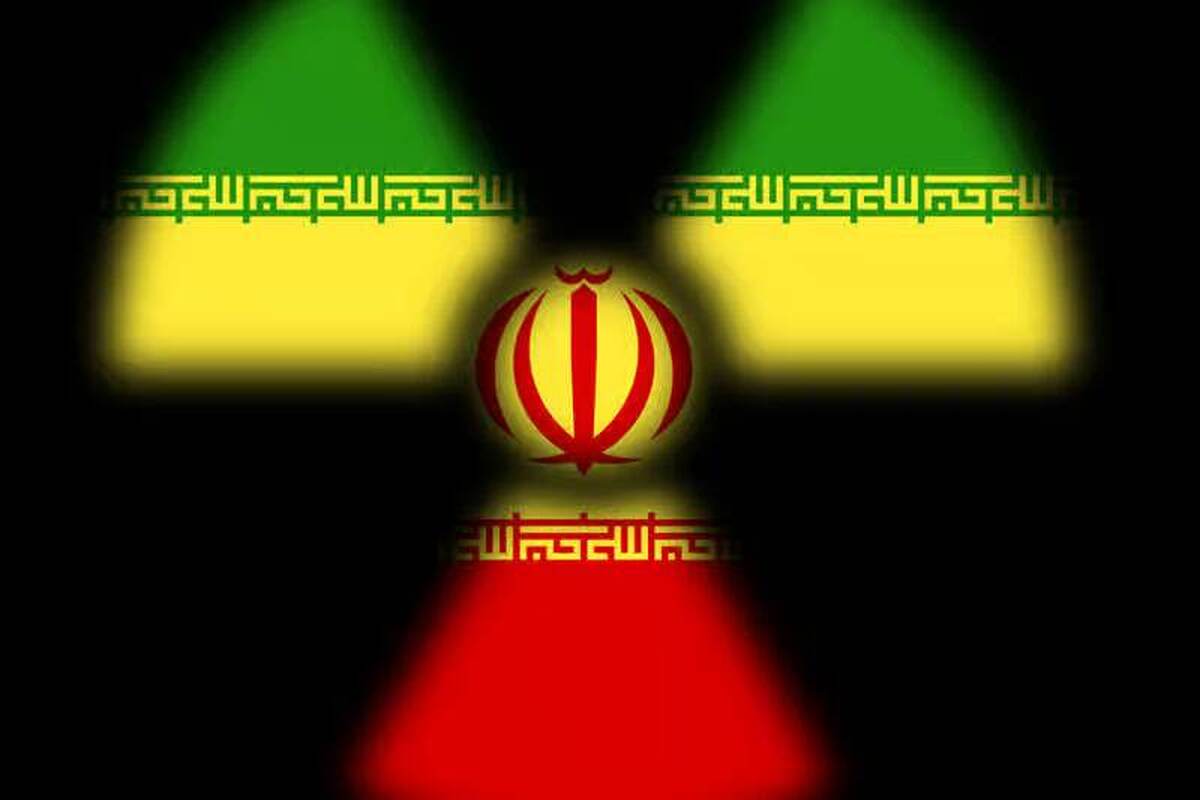 دیپلمات سابق ایرانی و کارشناس مسائل بین‌الملل تأکید کرد که ایران در موضوع هسته‌ای، از برنامه صلح‌آمیز خود با همه ابزار‌های قانونی و دیپلماتیک دفاع خواهد کرد و هرگز زیر فشار‌های غرب، از حقوق مشروع خود عقب‌نشینی نخواهد کرد.