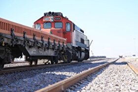 صادرات محموله ۵۷۹ تنی شمش فولاد از مسیر راه آهن خواف-روزنک به افغانستان