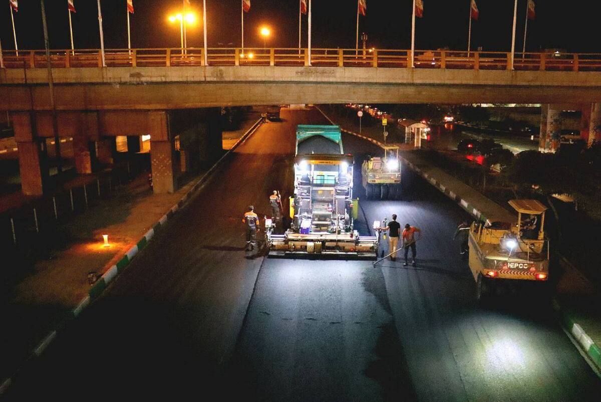 معاون عمران، حمل‌ونقل و ترافیک شهرداری مشهد گفت: از ابتدای دوره ششم مدیریت شهری تاکنون؛ ۷ میلیون و ۶۰۰ هزار مترمربع از معابر شهر آسفالت شده است و روند بهسازی معابر با هدف ارتقای تاب‌آوری شبکه ترافیکی و افزایش رضایت عمومی، همچنان ادامه دارد.
