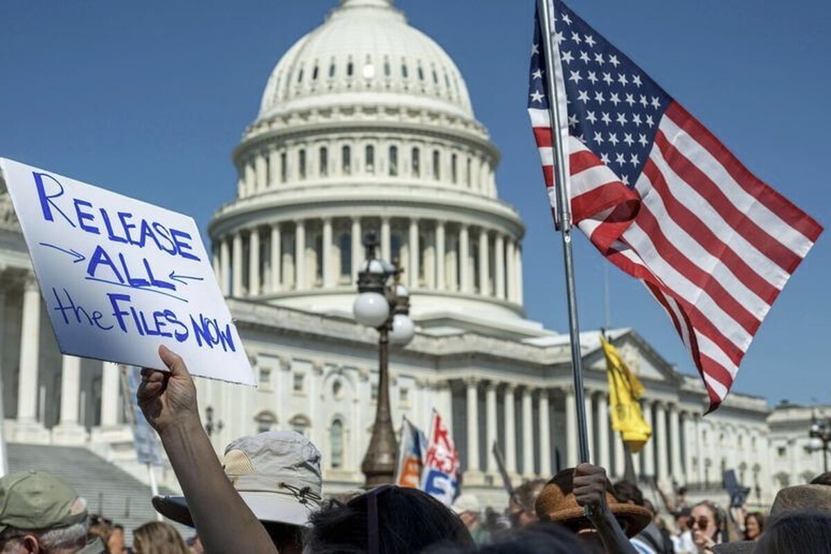 رئیس مجلس نمایندگان آمریکا: ترامپ در پرونده اپستین بی‌گناه است