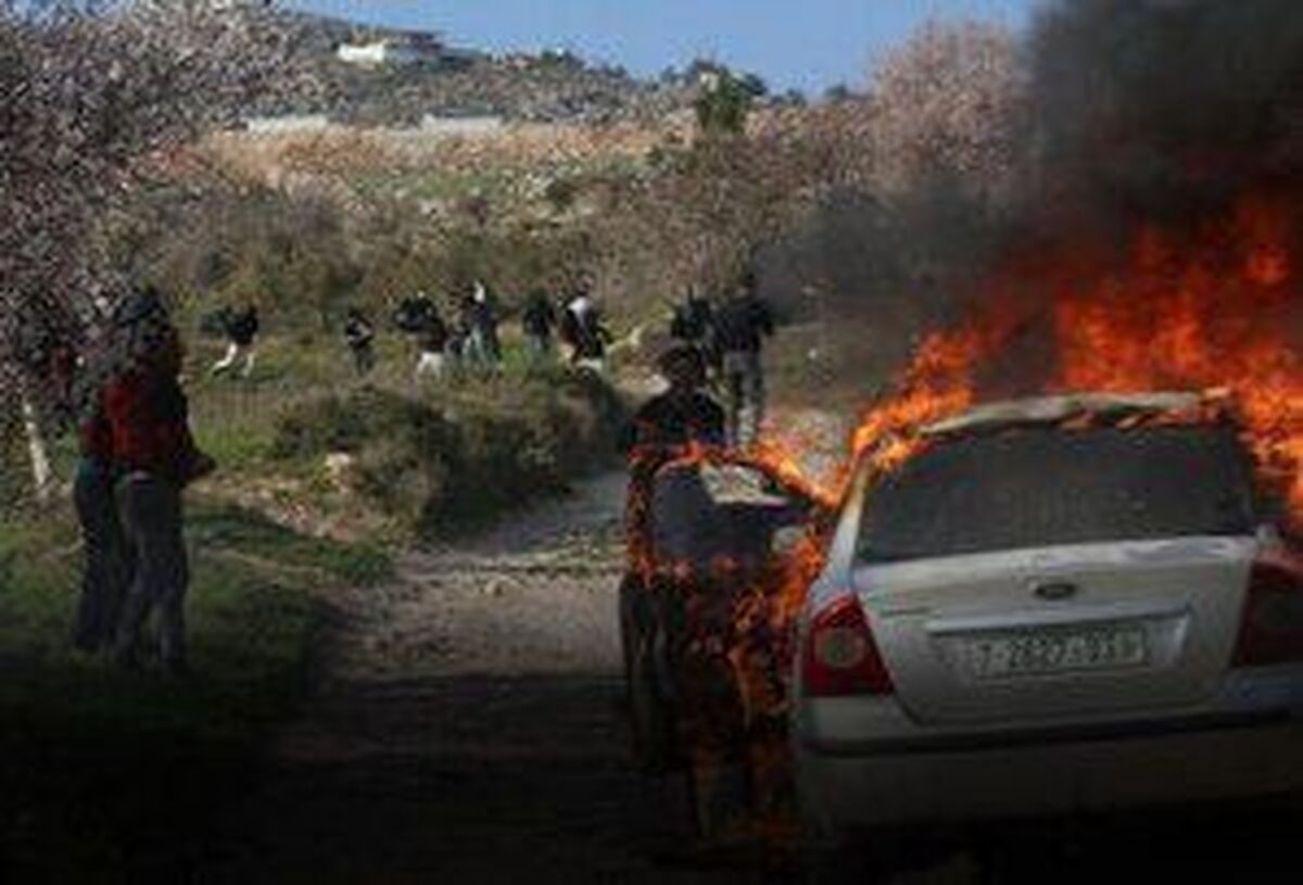 شهرک‌نشینان صهیونیست ۳ خانه و ۳ خودرو فلسطینیان را به آتش کشیدند + فیلم