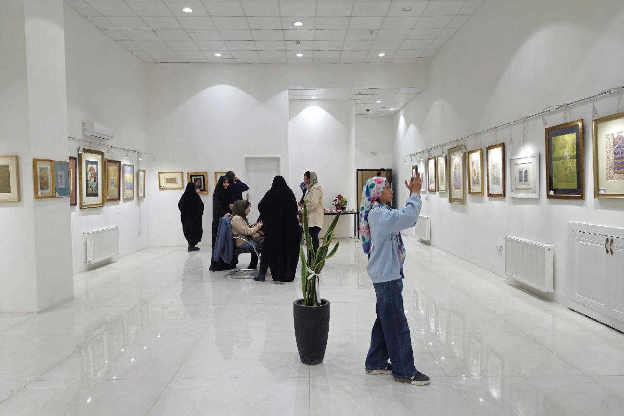 تماشای دنیایی از نقش و نگار ایرانی در نمایشگاه گروهی تذهیب و نگارگری