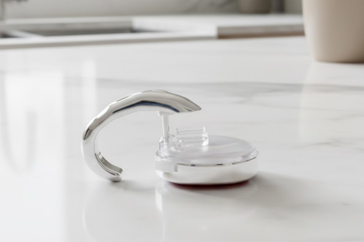 لومینا ۲ کوچک‌ترین پوشیدنی جهان | گوشواره هوشمندی که جریان خون مغز را اندازه‌گیری می‌کند