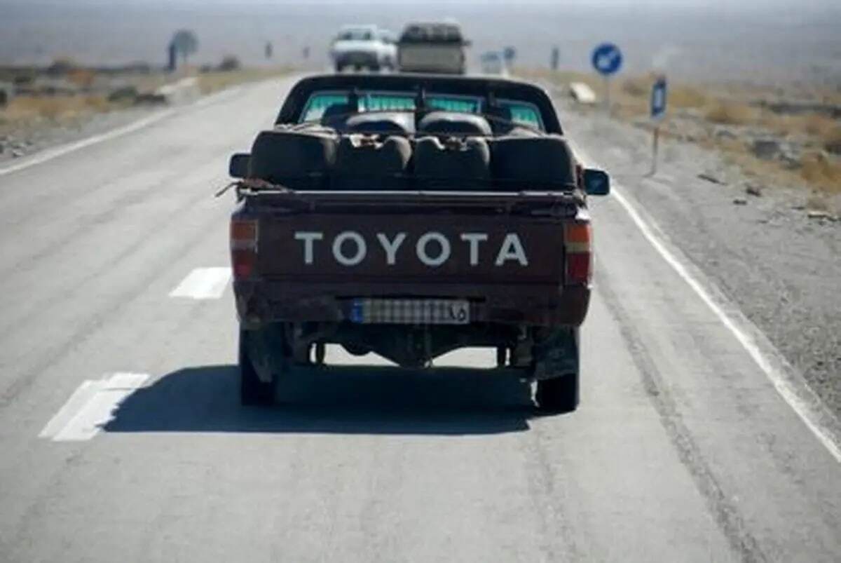 در پی واژگونی یک خودروی سواری حامل سوخت در محور خاش–زاهدان، یک کارگر سوخت‌بر ۱۸ ساله به نام «میلاد قنبرزهی» جان باخت.