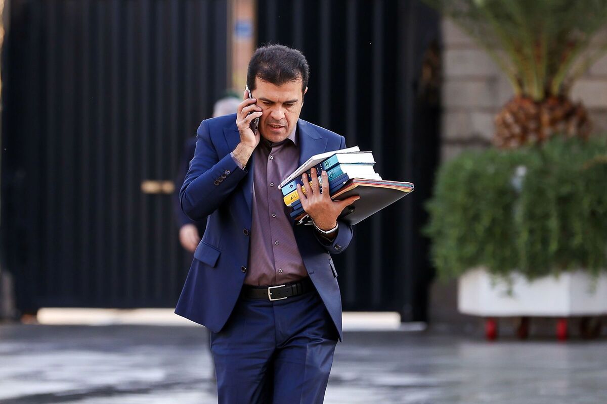 معاون علمی رئیس جمهور: معلمان مدارس هوش مصنوعی را فرا خواهند گرفت