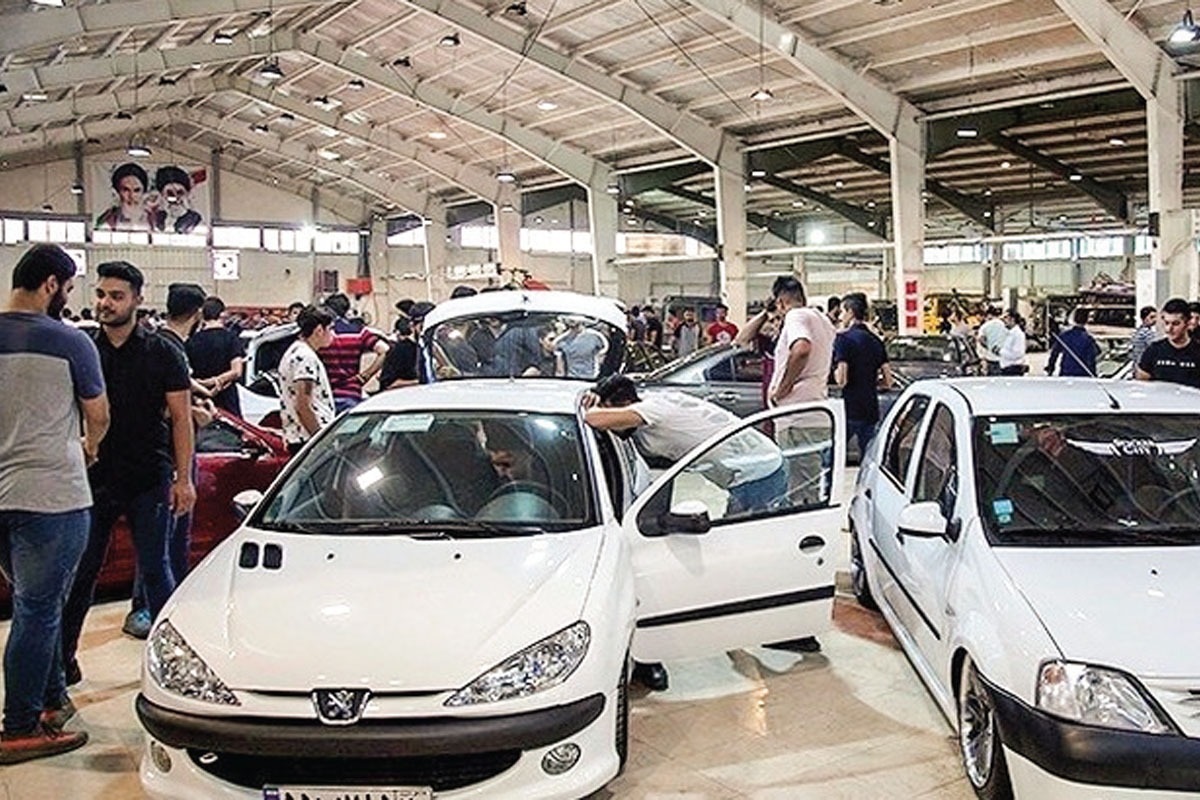 معاون صمت خراسان رضوی در پاسخ به مطالبات مردمی برای نمایندگی‌های خودرو:  با دادگستری استان رایزنی کردیم تا در مشهد شعبه ویژه‌ای برای این موضوع تشکیل شود.