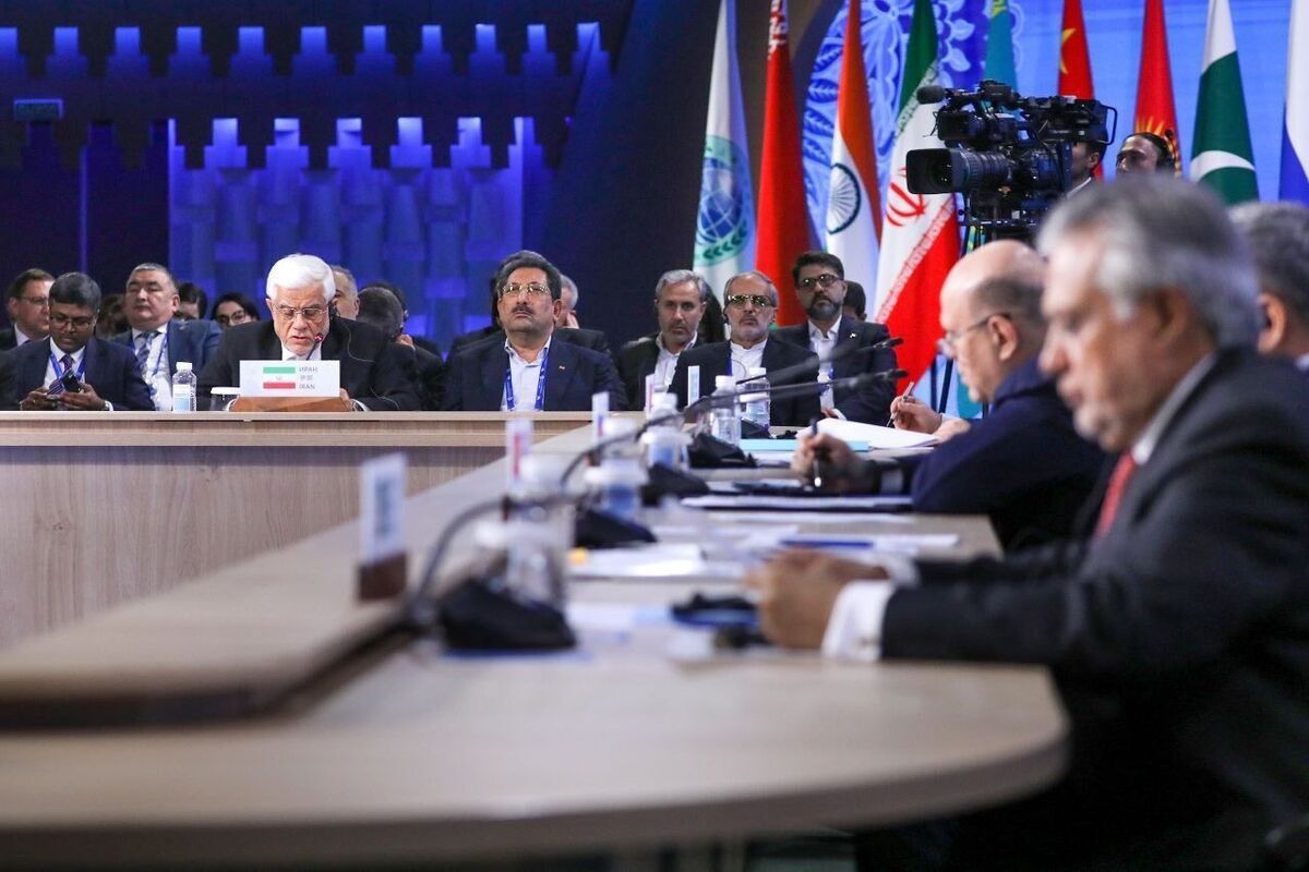 عارف: تفکرات خانواده شانگهای به ایران نزدیک است