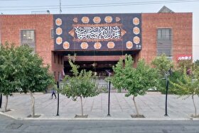 مشهد یکپارچه در سوگ مادر سادات | چادرت را بتکان روزی ما را بفرست