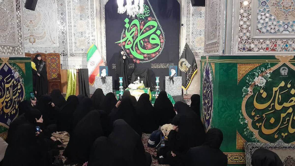 استقبال باشکوه از بانوان خادم عتبه کاظمیه در حرم مطهر رضوی