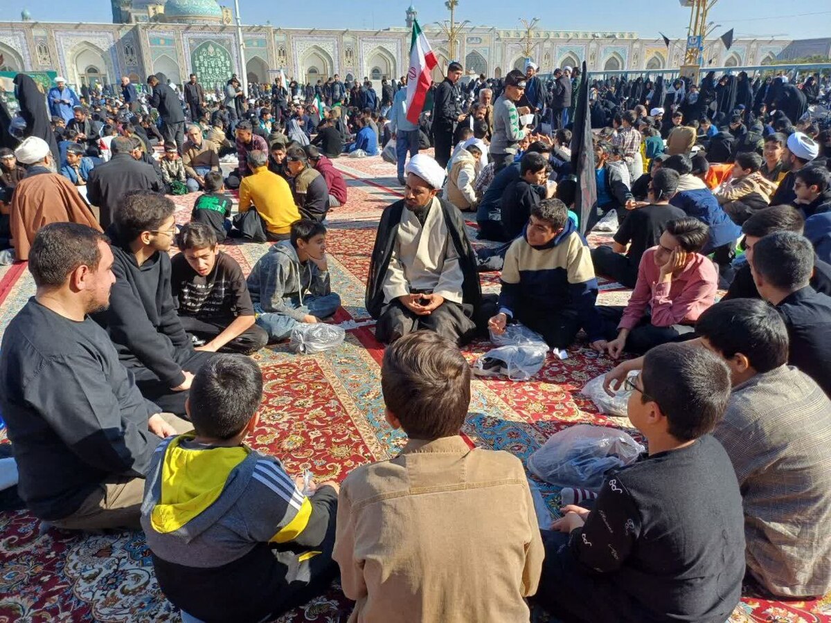 گردهمایی سه هزار نوجوان بسیجی در حرم مطهر رضوی