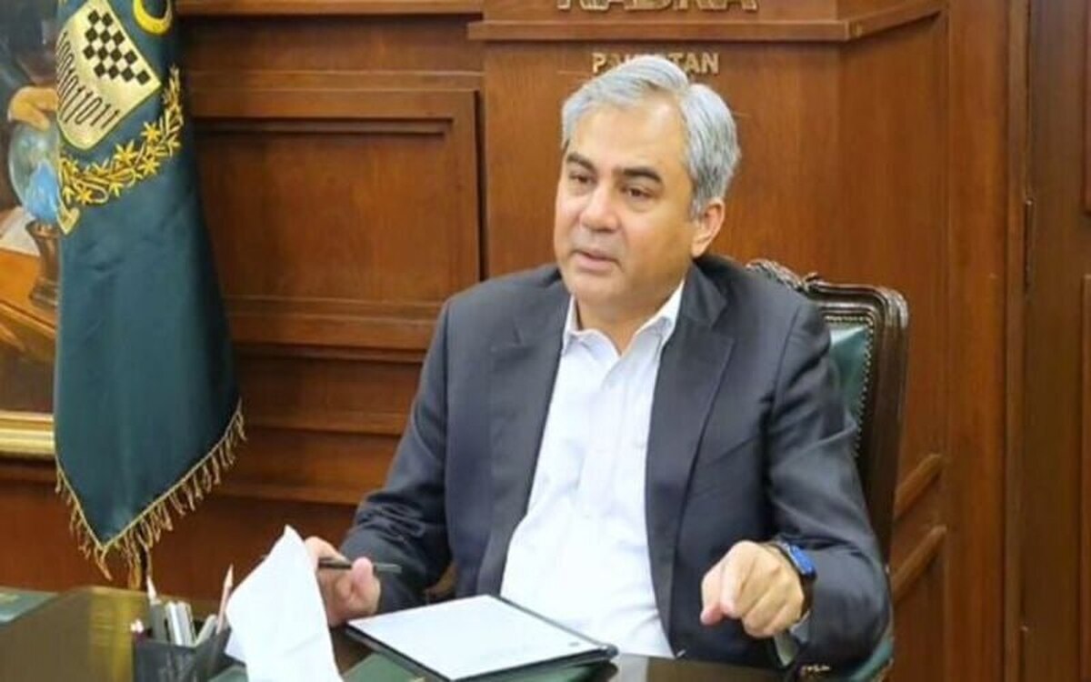 ورود وزیر کشور پاکستان به تهران برای شرکت در اجلاس اکو (۶ آبان ۱۴۰۴)