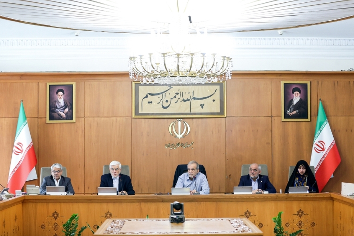 پزشکیان: دستگاههای دولتی بر اساس عملکرد حقوق و پاداش پرداخت کنند