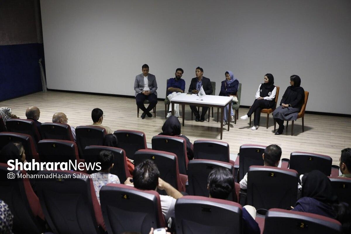 کارگاه فیلمسازی و انتقال تجربه با عنوان «در آغوش ایران» با حضور منیر قیدی، کارگردان دو فیلم شاخص «ویلایی‌ها» و «دسته دختران» در مشهد برگزار شد.