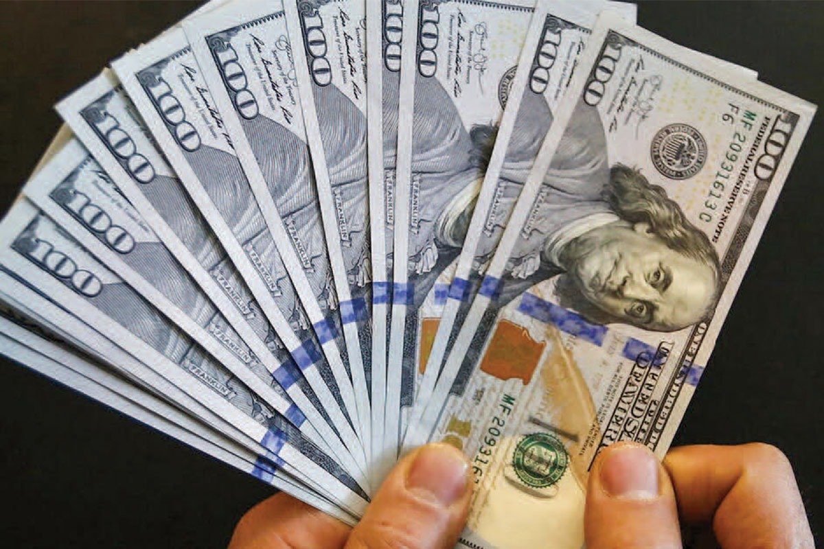 فعالان اقتصادی، سیاست های ارزی را عامل اتلاف منابع کشور میدانند | ارز رانتی