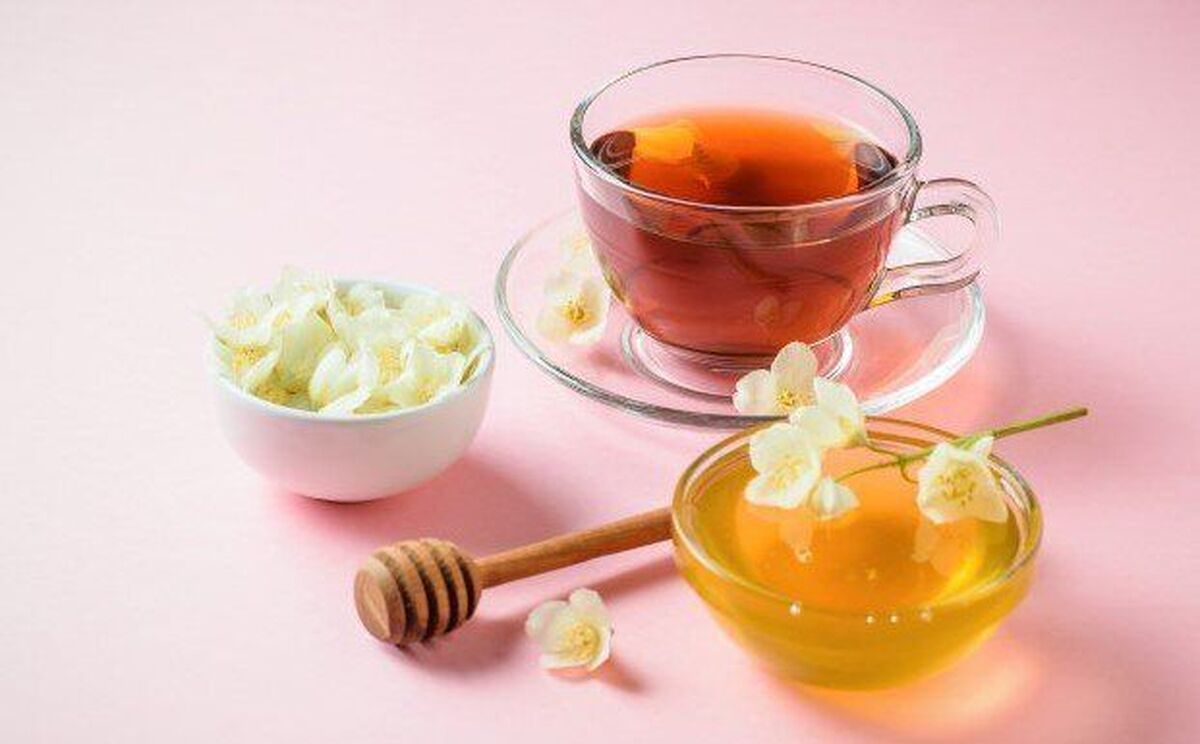 چای، همیشه چیزی فراتر از یک نوشیدنی ساده بوده است، با این حال می‌توان با چند افزودنی طبیعی، این نوشیدنی آشنا را به تجربه‌ای تازه تبدیل کرد،