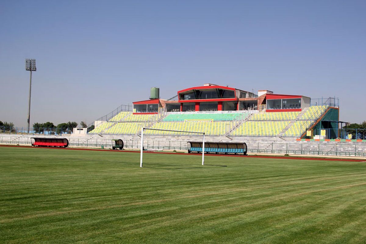 چه کسی به دنبال تخریب چمن ورزشگاه شهدای شهر قدس است؟