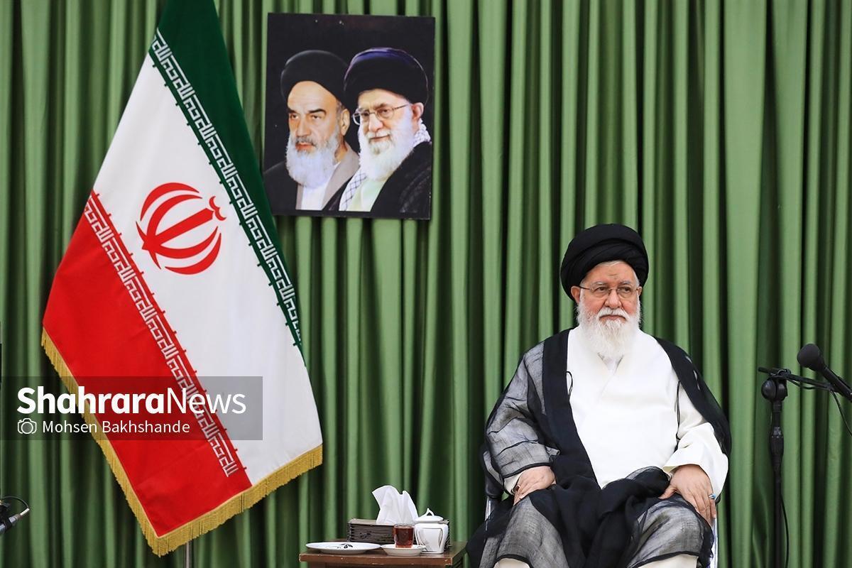 آیتالله علمالهدی: فداکاری زنان در خانه، همانند جهاد مردان در جنگ است | پرورش نسل انقلابی و شکیبایی در برابر سختیها، مصداق جهاد زنان است