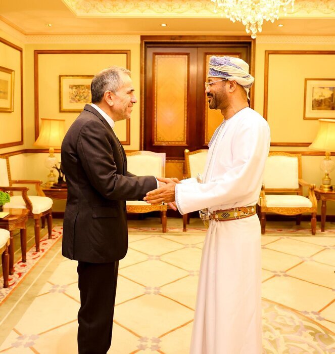 تختروانچی با وزیر امور خارجه عمان دیدار کرد تختروانچی با وزیر امور خارجه عمان دیدار کرد