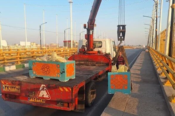 گسترش زیرساخت‌های ایمنی زمستانی در مشهد | نصب بیش از ۱۳۰۰ باکس شن و نمک از ابتدای آذرماه