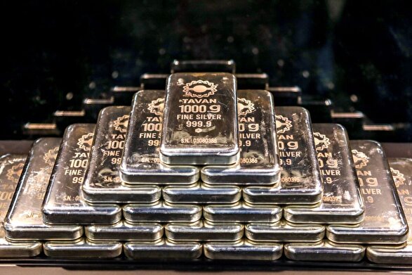 سقف‌شکنی قیمت نقره در تلاطم ارز و طلا (۱۱ آذر ۱۴۰۴) + پیش‌بینی قیمت نقره