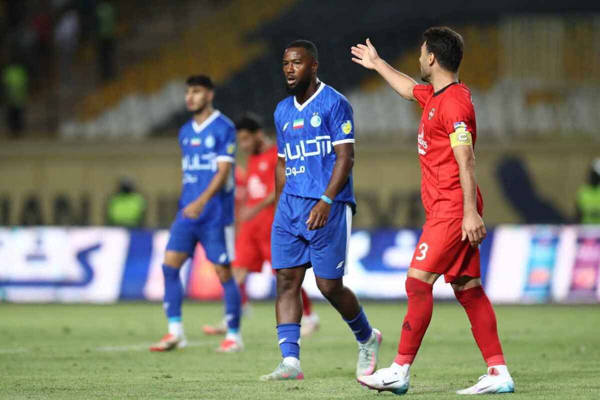 مهاجم استقلال دربی را از دست داد؟