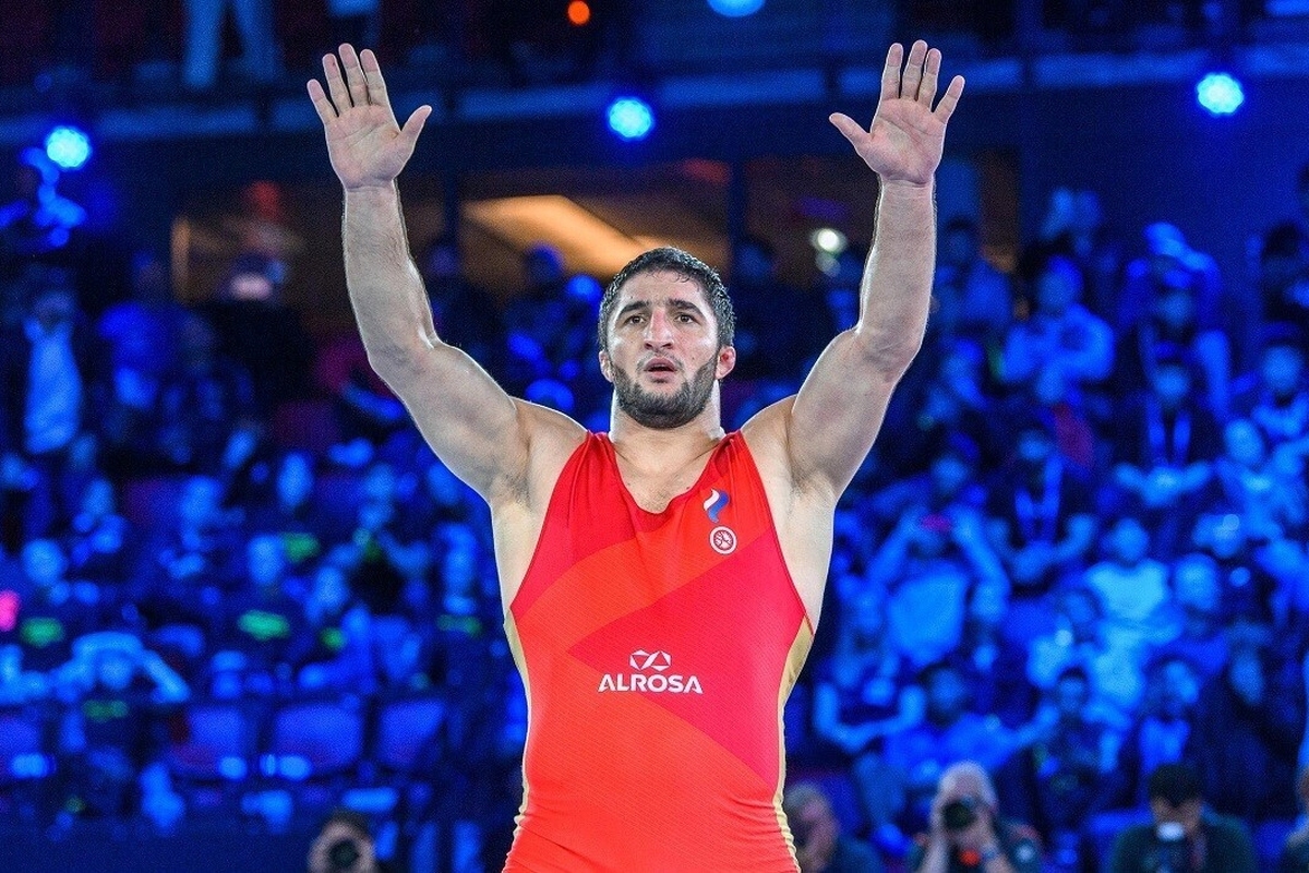 نبرد سعد‌اله‌یف با حسن یزدانی در لیگ برتر کشتی