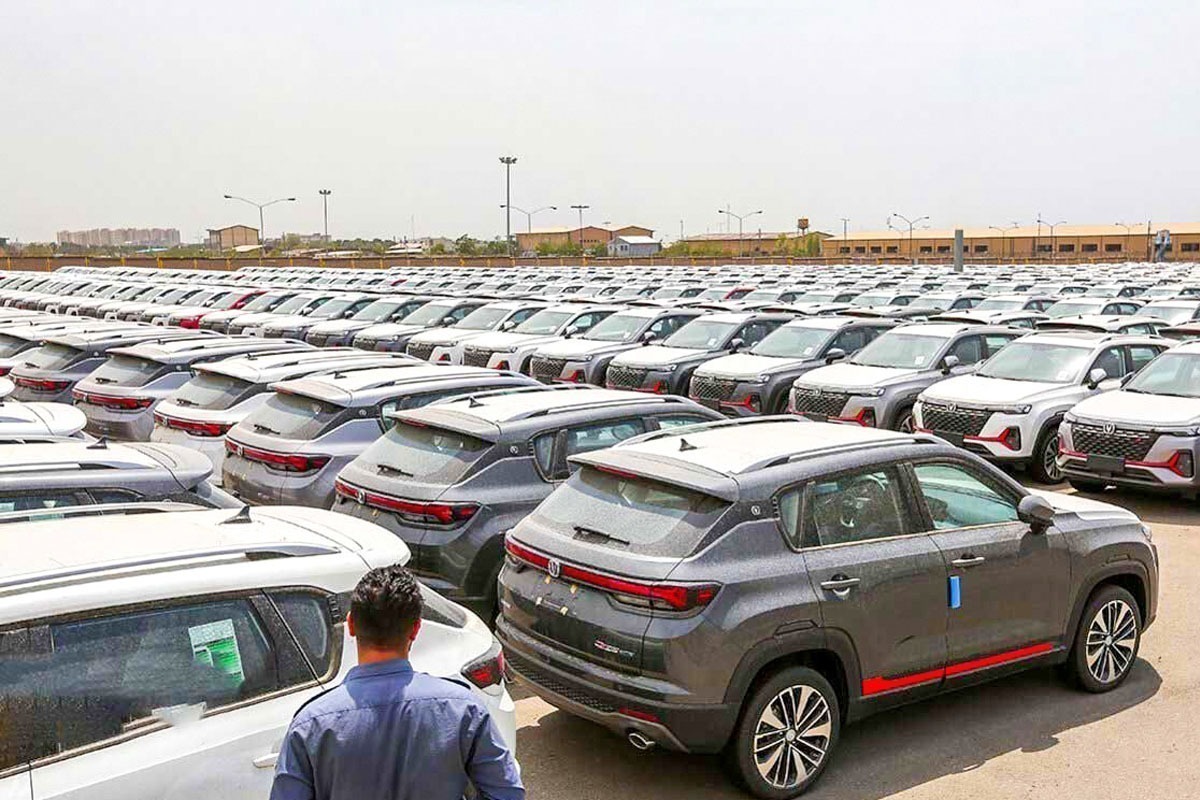 چرا قیمت خودروهای مونتاژی داخل کشور از مدل وارداتی گران‌تر است؟