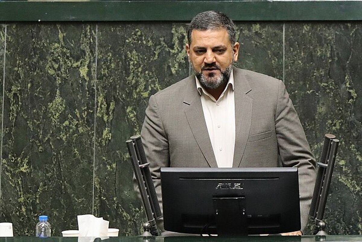 انتقاد تند سخنگوی کمیسیون آموزش از دولت: معلمان رها شده‌اند؛ حسابشان پر از خالی است