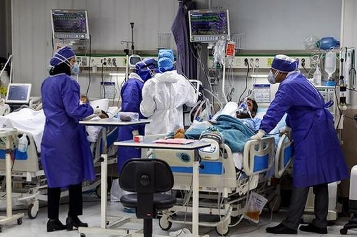 رییس سازمان اورژانس کشور با اشاره به تشدید آلودگی هوا در سراسر کشور از افزایش کم سابقه مراجعه بیماران دچار مشکلات قلبی و تنفسی به اورژانس ۱۱۵ خبر داد و گفت: در ۱۰ روز اول آذرماه امسال، تعداد مراجعات این بیماران به اورژانس ۱۱۵ به بیش از ۲۱۰ هزار نفر رسیده است.