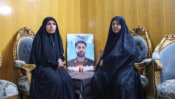 همسران و مادران شهدای جنگ ۱۲ روزه از دلتنگیهای فراق میگویند | دلتنگیهای ناتمام همسران و مادران شهدای جنگ ۱۲ روزه از دلتنگیهای فراق میگویند | دلتنگیهای ناتمام