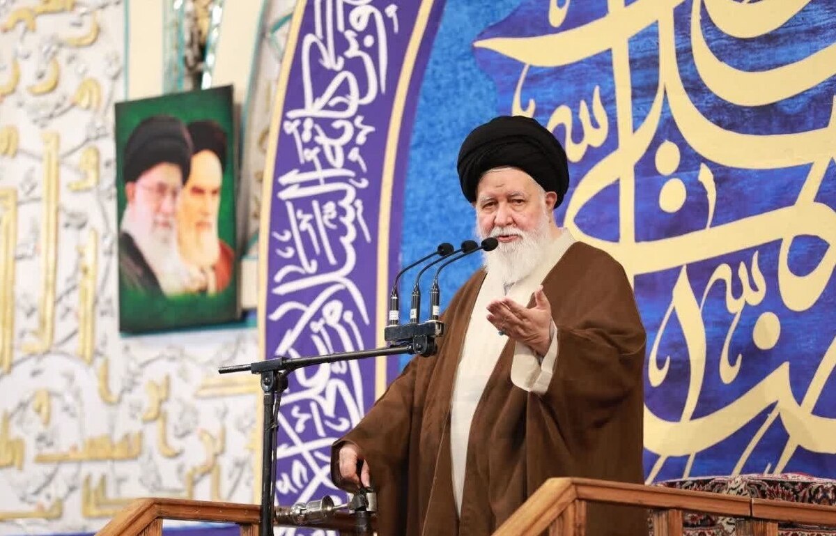 آیت الله علم الهدی: ستون پنجم آمریکا با سوءاستفاده از سایه جنگ سفره مردم را کوچک می‌کند | بی‌تفاوتی در برابر اخلال‌گران اقتصادی، بی‌تفاوتی در برابر دشمن است