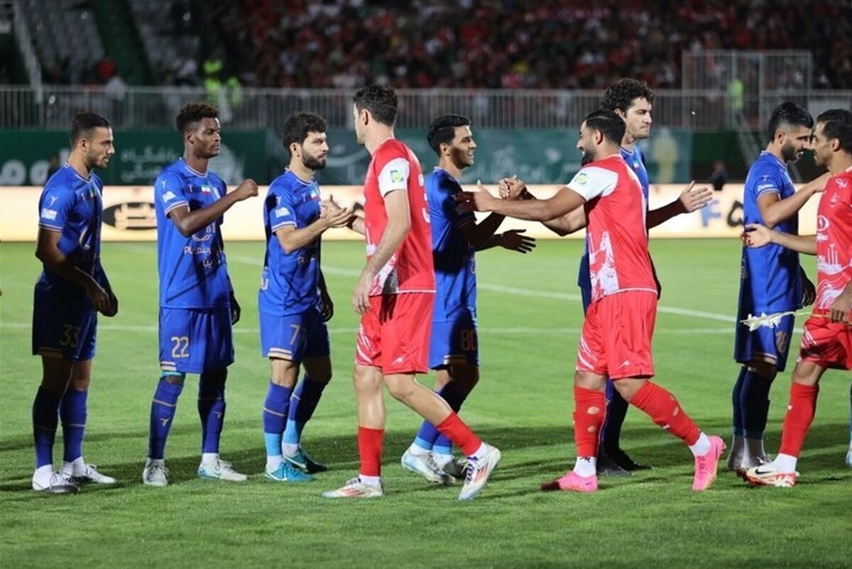 تکمیل ظرفیت ورزشگاه اراک، ۲ ساعت پیش از آغاز دربی ۱۰۶