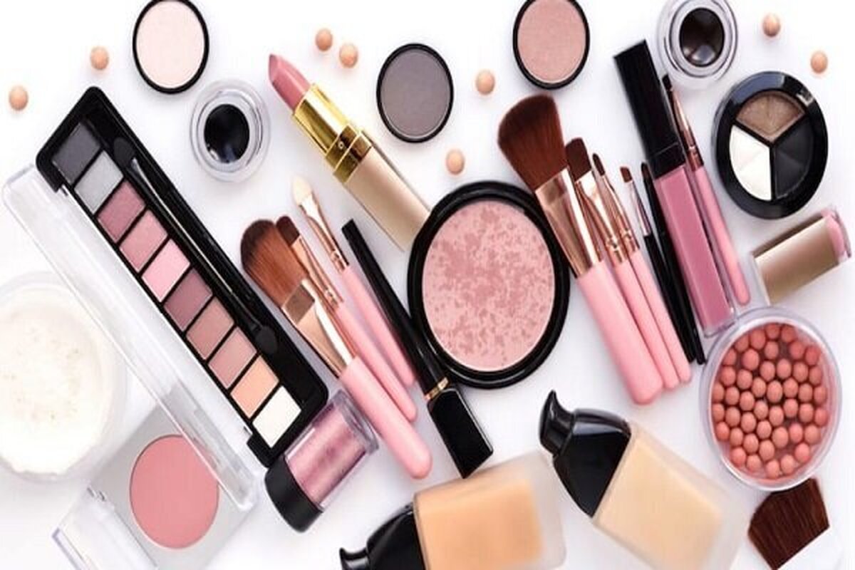 دلیل حساسیت‌زا بودن برخی مواد آرایشی چیست؟