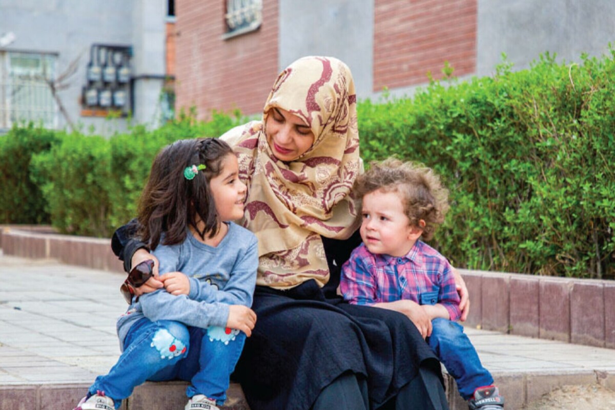 چرا مادری هنوز مهم‌ترین نقش اجتماعی زنان است؟