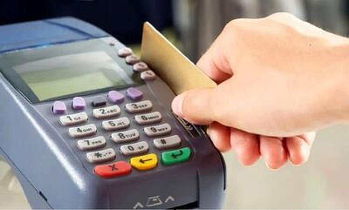 دریافت مبالغ اضافی از مشتری به‌نام کسر لحظه‌ای مالیات تخلف است