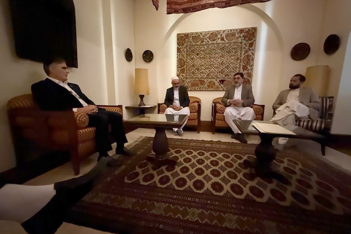 توضیح روابط عمومی بانک مرکزی درباره عکس فرزین با صرافان هرات