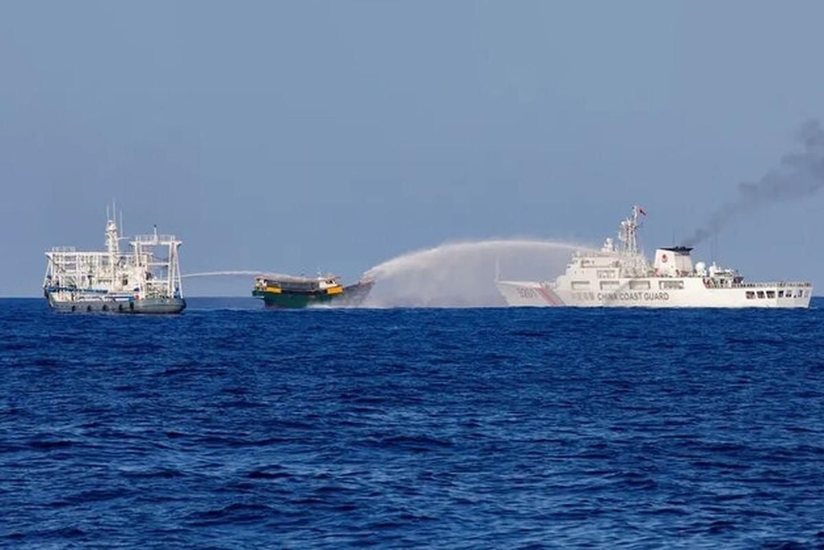 فیلیپین: چین به سمت یک هواپیمای گشتی شلیک کرده است