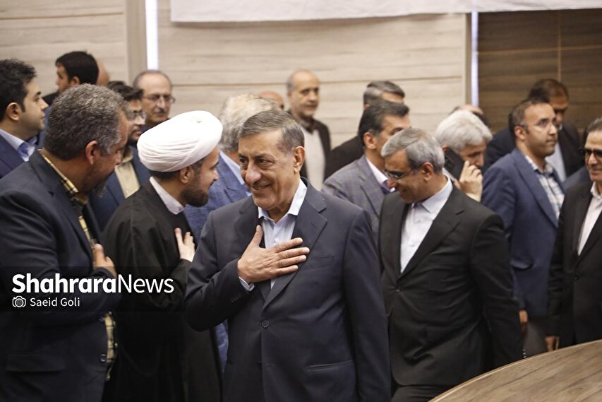 گزارش تصویری | نشست صمیمانه دانشجویان با معاون اجرایی رئیس‌جمهور در دانشگاه علوم پزشکی مشهد (۱۶ آذر ۱۴۰۴)