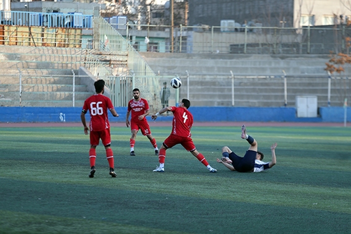 دست‌های خالی در موقعیت عالی