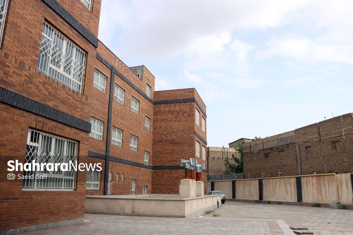 معاون وزیر راه و شهرسازی با بیان این‌که منابع خرید ۱۰ هزار مسکن استیجاری از طریق فروش یا تهاتر املاک لوکس وزارت راه و شهرسازی تامین می‌شود، زمان ثبت نام مسکن استیجار عمومی را اعلام کرد.