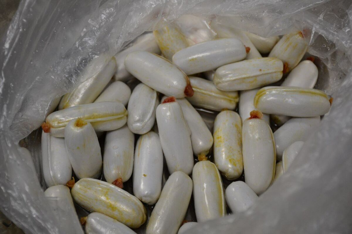 حدود چهار کیلوگرم هروئین از معده قاچاقچیان در بجستان خارج شد