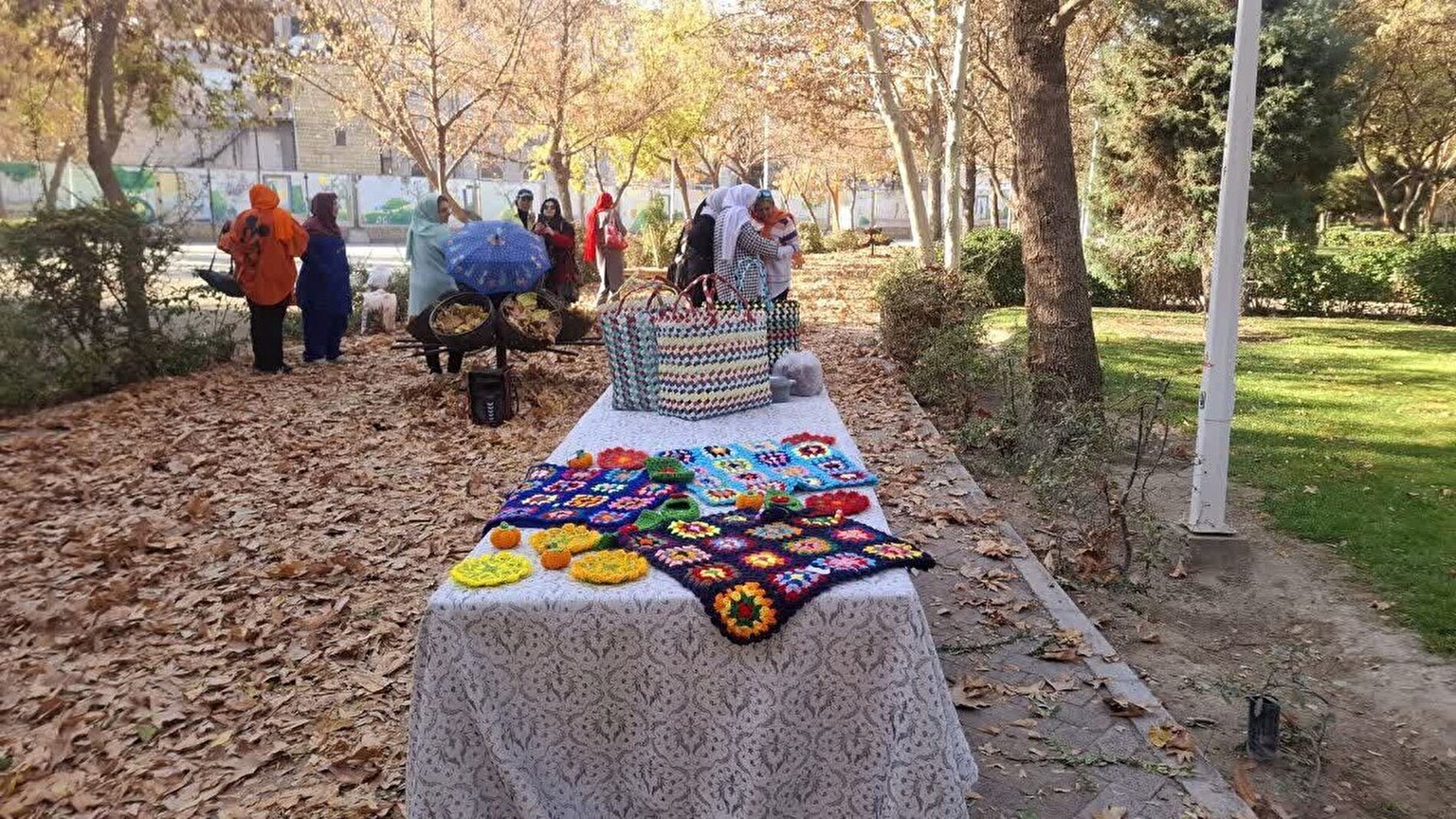 برگزاری جشنواره پاییزی «حکایت برگ و باد» در بوستان‌های شهربانو مشهد مقدس (آذر ۱۴۰۴)