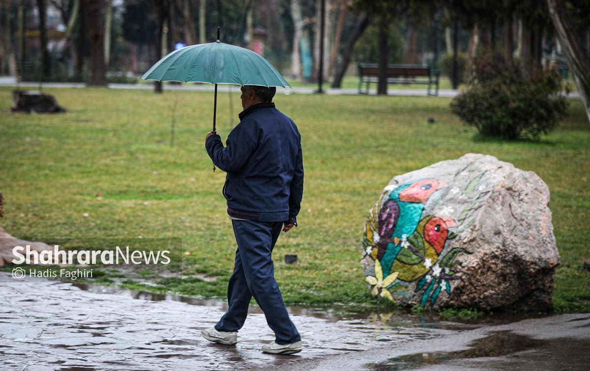 کارشناس اداره کل هواشناسی خراسان رضوی گفت: بر اساس پیش‌بینی‌ها، از عصر پنجشنبه تا روز جمعه، بارش باران در مشهد رخ می‌دهد و احتمال کاهش آلودگی هوا از پایان هفته وجود دارد.