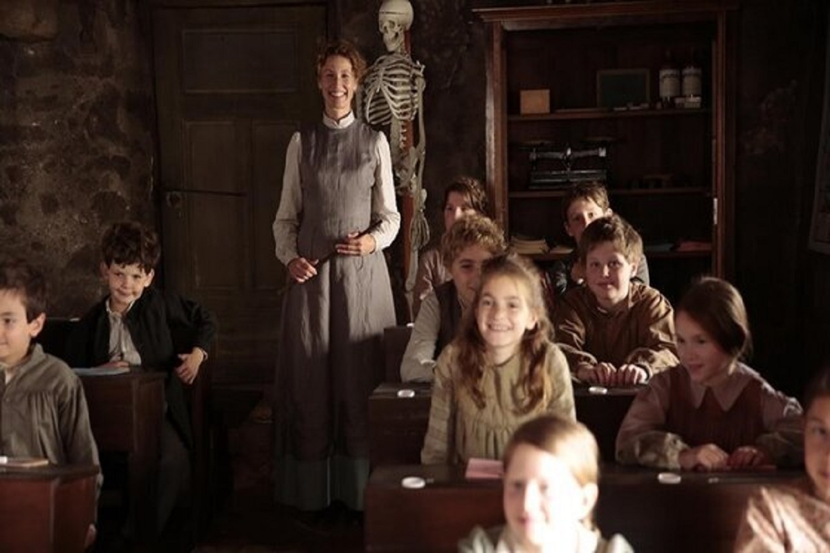 فیلم سینمایی «لوئیز ویوله» با گویندگی ۱۸ نفر از گویندگان گفتار فیلم دوبله شد.