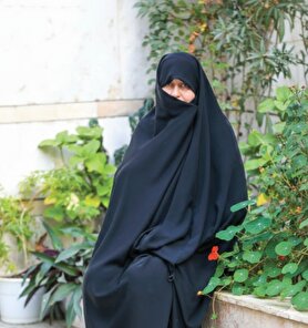 آرایشگری که فقط زیبایی نمیآفریند | خانم صدارتی و سالنی که به خانه امید شبیه است