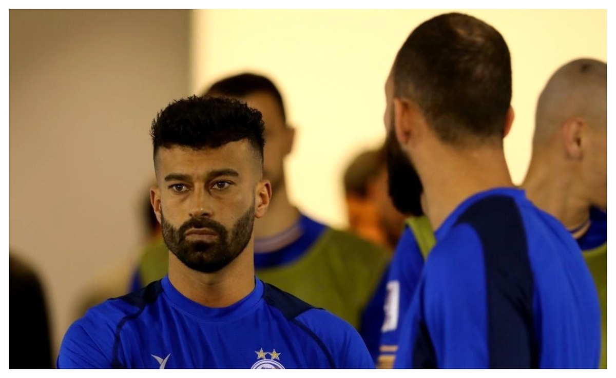 پس از حواشی تکراری خروج برخی بازیکنان استقلال با خودروی شخصی، ساپینتو تصمیمی قاطع گرفت؛ از این پس همه بازیکنان باید همراه اتوبوس تیم ورزشگاه را ترک کنند.