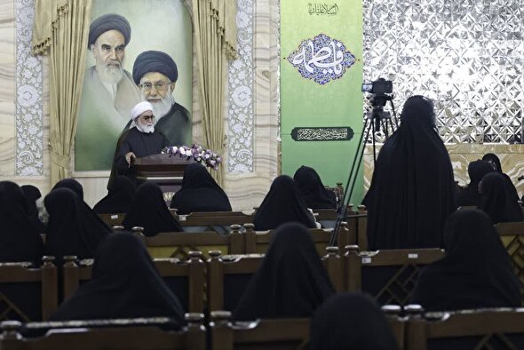 آیت الله مروی: یکی از بلا‌های جامعه کاهش فرزندآوری است