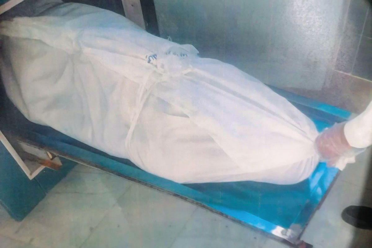 خانواده مرحوم با حضور در کلانتری سناباد مشهد، ضمن شکایت از مالک کارواش، خواستار بررسی دقیق پرونده شدند.