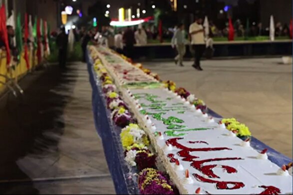 طبخ کیک ۶۰ متری در حرم امام‌رضا(ع) به‌مناسبت سالروز میلاد حضرت زهرا(س)