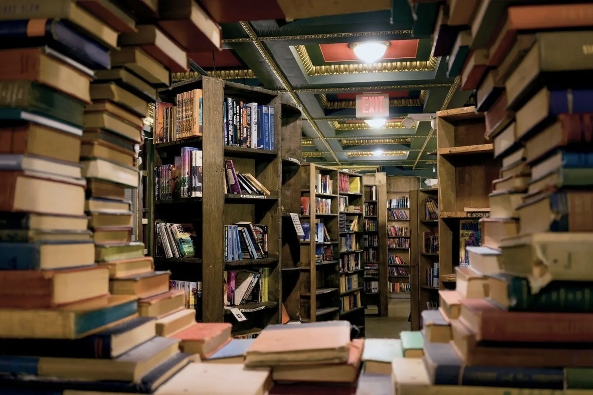 جهش فروش کتاب در پاییز | رکورد ۸ میلیارد تومانی در ۶ روز!